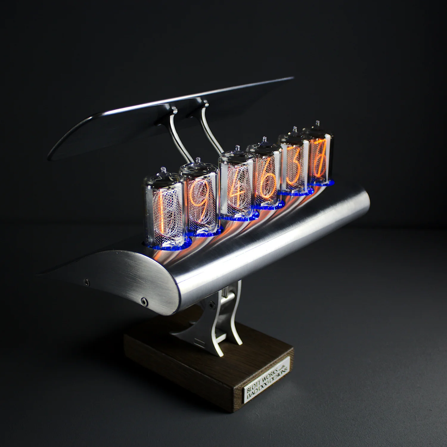 BLOTT WORKS - Handmade lamps and clocks - Wing Nixie desk clock